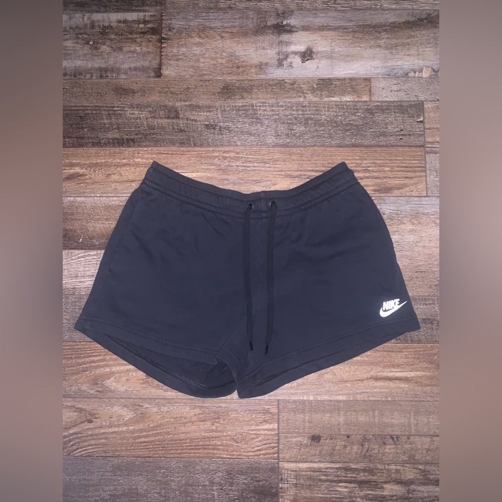 Womens Nike Essential Fleece Shorts